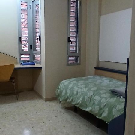 Larru Los Bermejales Residencia Universitaria Σεβίλλη Εξωτερικό φωτογραφία