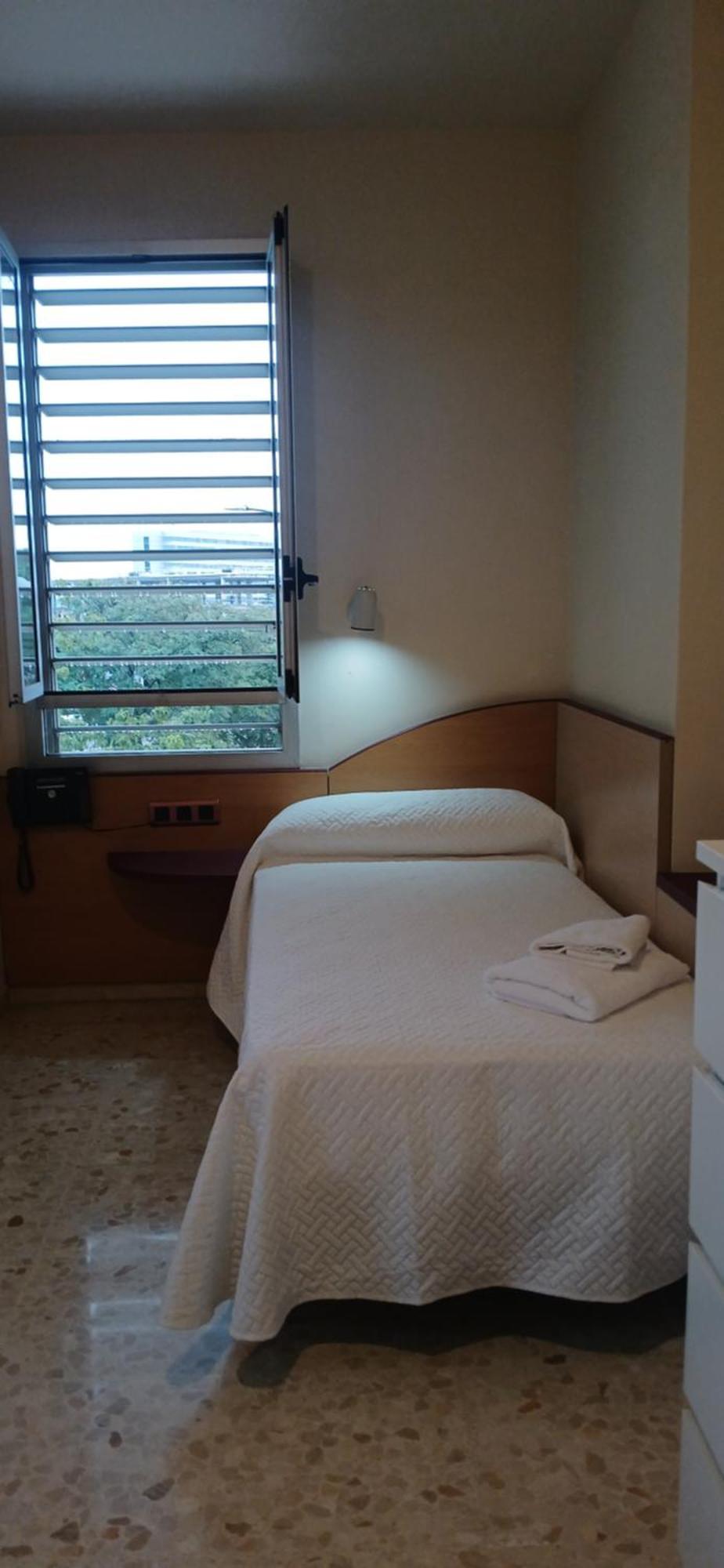 Larru Los Bermejales Residencia Universitaria Σεβίλλη Εξωτερικό φωτογραφία